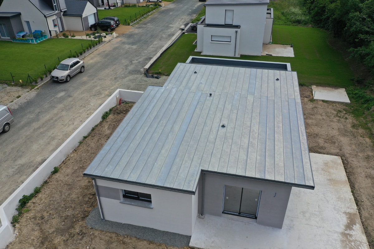 Building a single-storey house by the sea